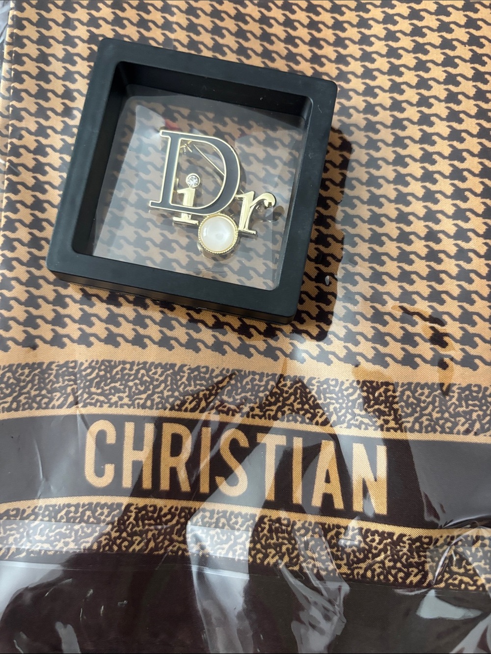 🧣Scarf- Bag Charm & Brooch- Fashion - Picture 2 of 3